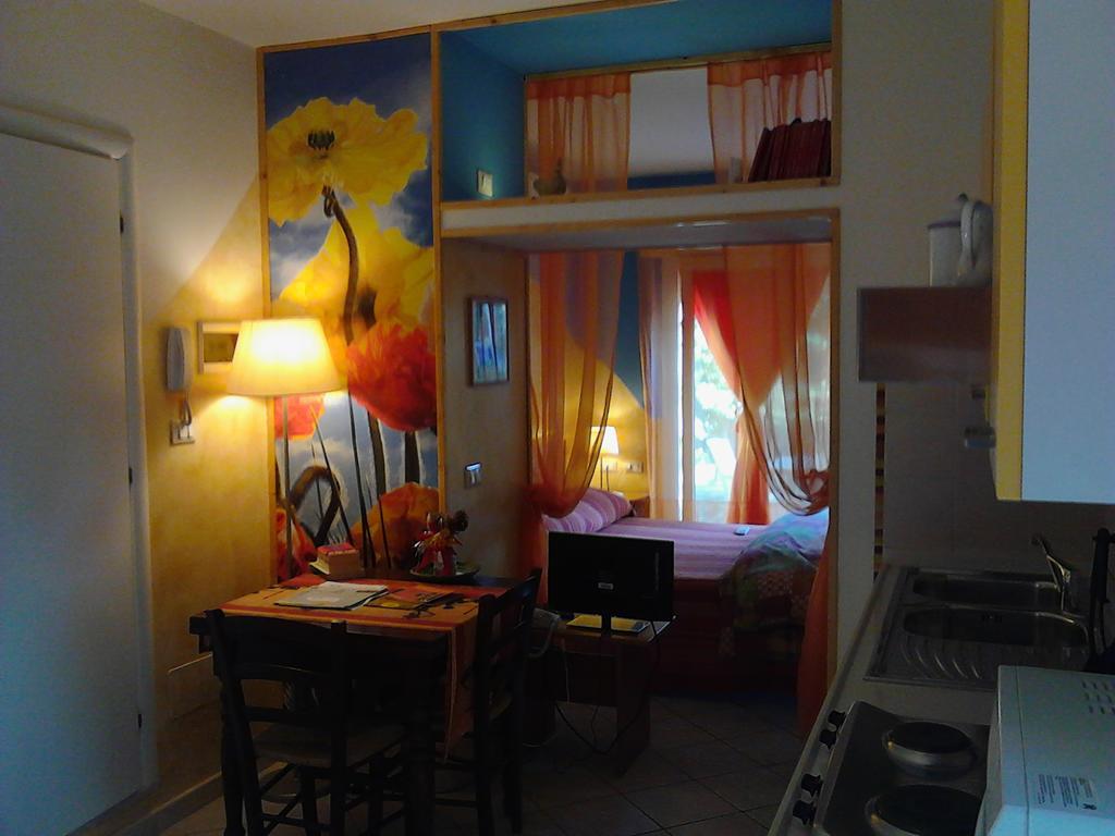 La Casa Di Ulisse B&B Quercianella Exterior foto